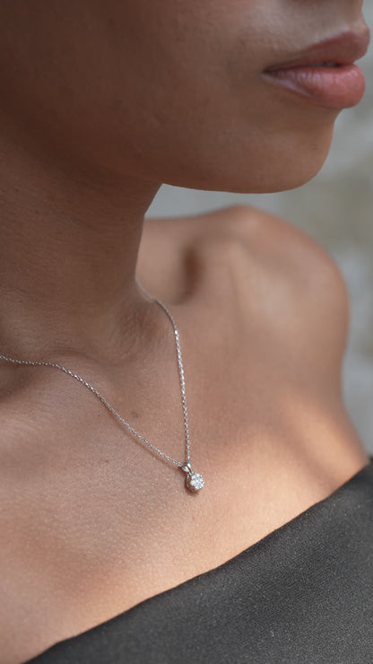 0,19 ct. Diamond Necklace w/14K Gold