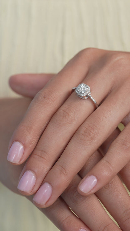 0,39 ct. Baguette Diamond Ring w/14K Gold